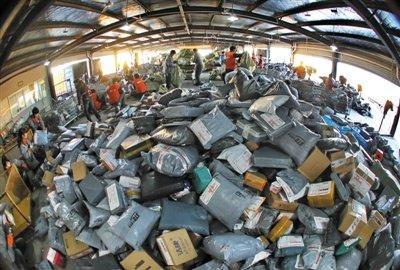 周末惊雷！15万人瞬间爆仓
