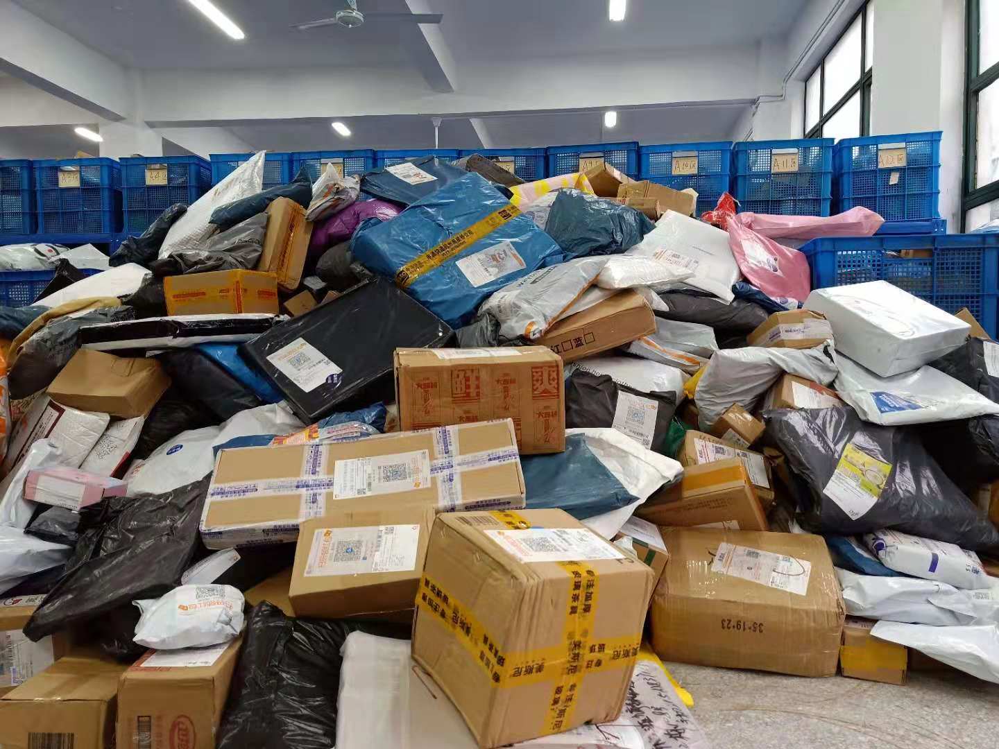 沧州明珠：截至目前公司未接到关于大股东质押股份相关平仓风险的信息