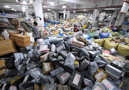 周末惊雷!超4800亿元蒸发14万人爆仓