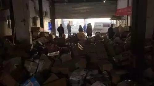 突发跳水!超16万人爆仓