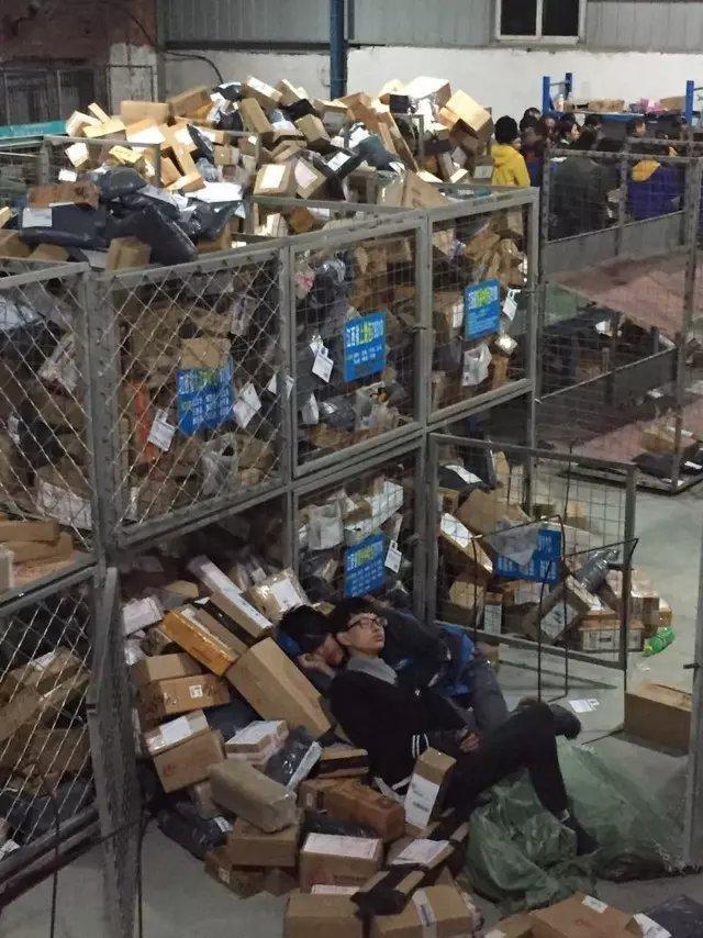 跨境电商“爆火” 深圳货代“爆仓”