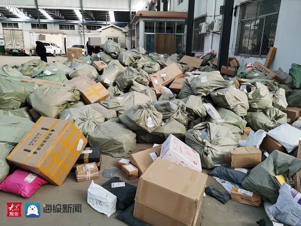 比特币一度跌破10万美元加密货币超40万人爆仓